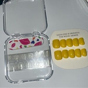 Size Small🍂 10 Press-On Nails ~ Bumble Humble ~ Short/Square